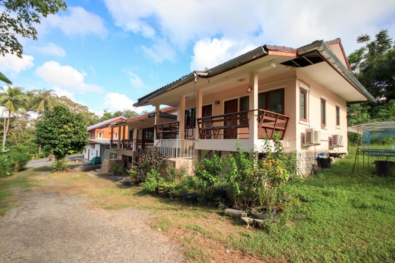 Готель Oyo 75373 Chamil House Nai Harn Екстер'єр фото