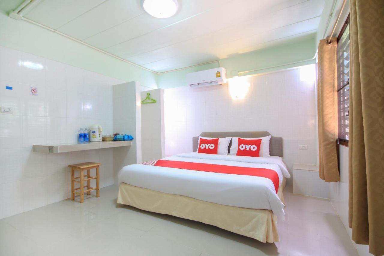 Готель Oyo 75373 Chamil House Nai Harn Екстер'єр фото