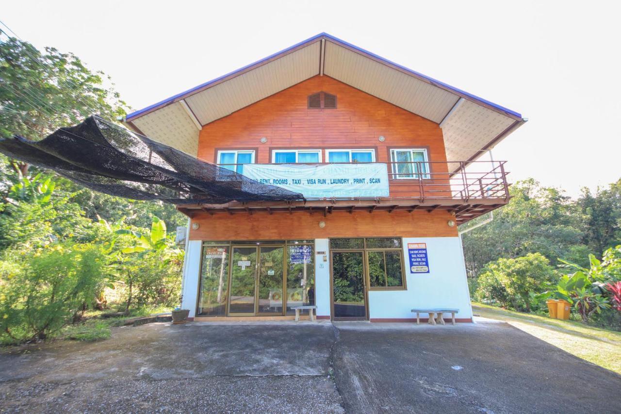 Готель Oyo 75373 Chamil House Nai Harn Екстер'єр фото