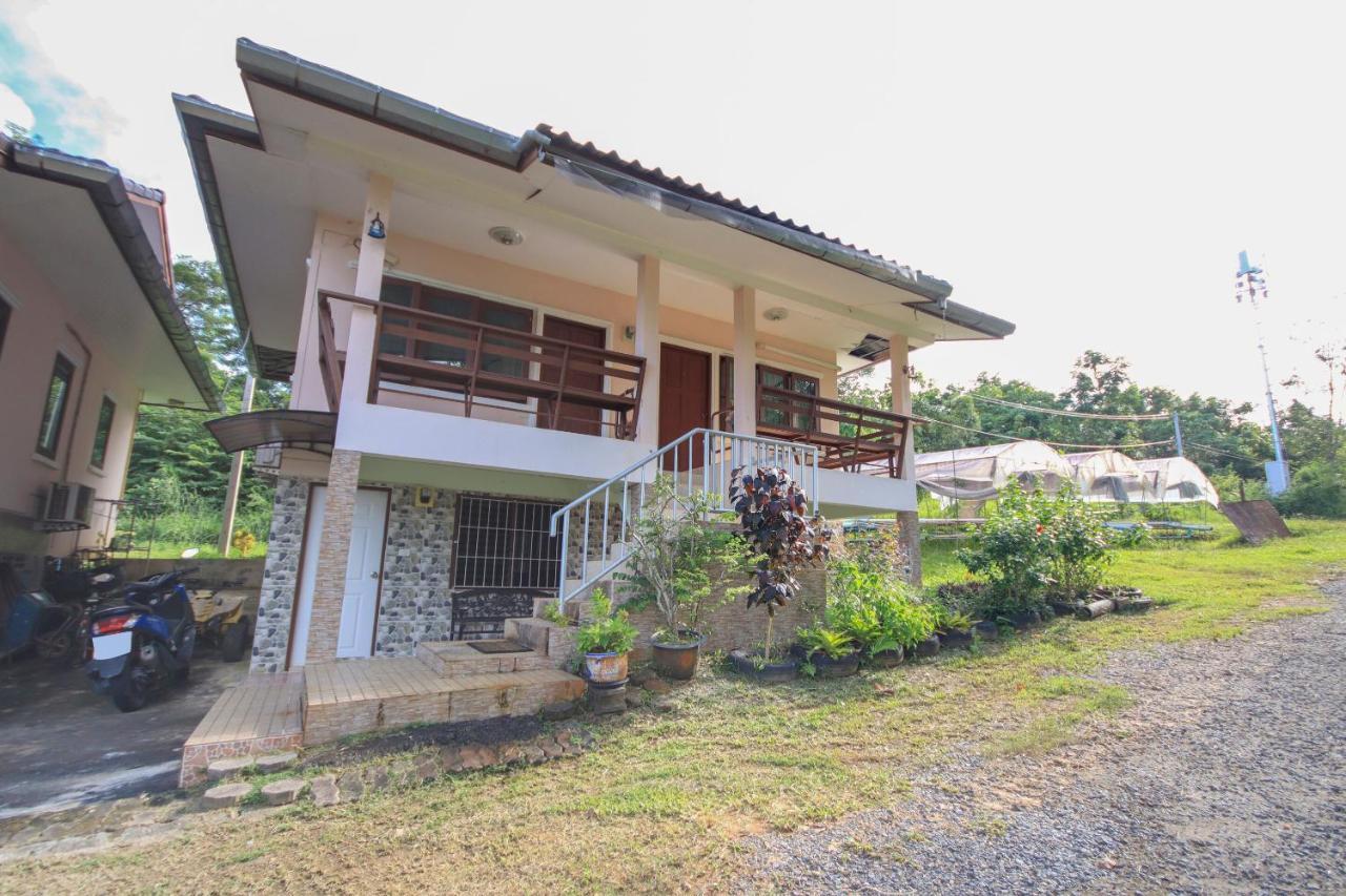 Готель Oyo 75373 Chamil House Nai Harn Екстер'єр фото