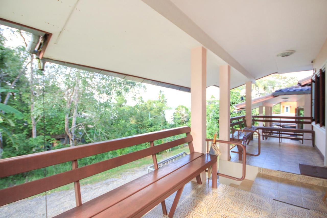 Готель Oyo 75373 Chamil House Nai Harn Екстер'єр фото