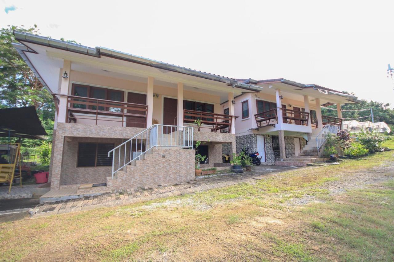 Готель Oyo 75373 Chamil House Nai Harn Екстер'єр фото