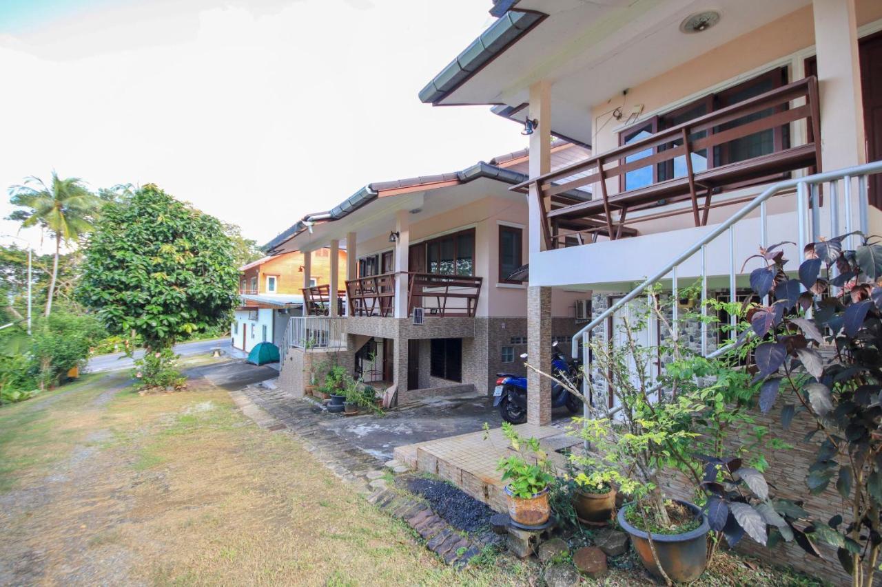Готель Oyo 75373 Chamil House Nai Harn Екстер'єр фото