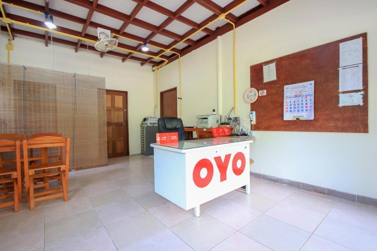Готель Oyo 75373 Chamil House Nai Harn Екстер'єр фото